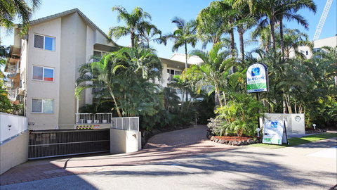 Mari Court Resort - Foster Accommodation 1