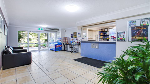 Mari Court Resort - Foster Accommodation 2