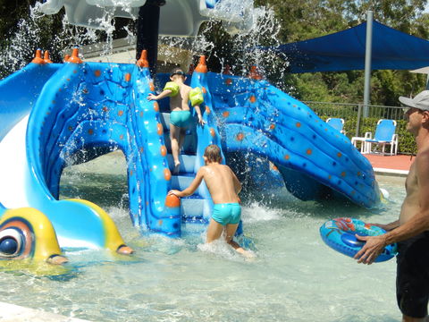 Middle Rock Holiday Resort - Foster Accommodation 1