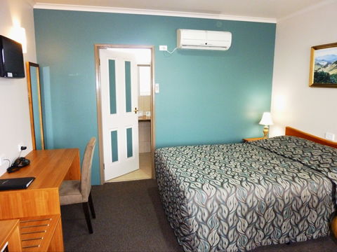 Mountain View Country Inn - Foster Accommodation 2