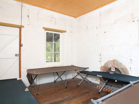 Nil Desperandum - Foster Accommodation 1