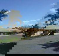 Paradise Lakes Motel - Foster Accommodation