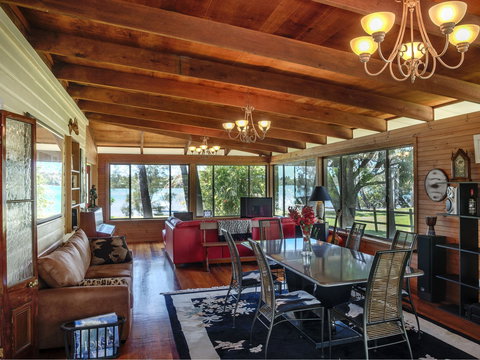 Riverside Holiday Retreat Yamba - Foster Accommodation 2