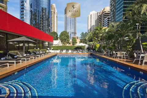 Royal On The Park Hotel And Suites - Foster Accommodation 0