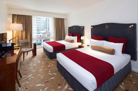 Royal On The Park Hotel And Suites - Foster Accommodation 2