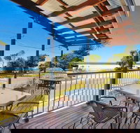 Seascape Holiday Apartments Lake Cathie - Foster Accommodation