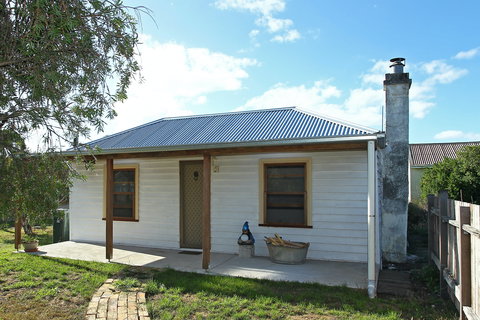 Stable Cottage - Foster Accommodation 0