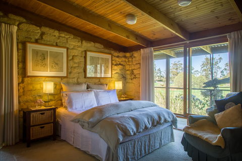 The Burrow At Wombat Bend Bed And Breakfast - Foster Accommodation 0