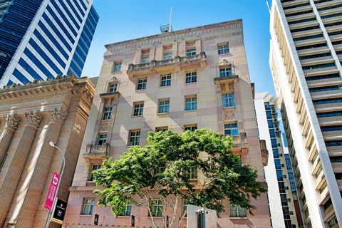 ULTIQA Rothbury Hotel - Foster Accommodation 0