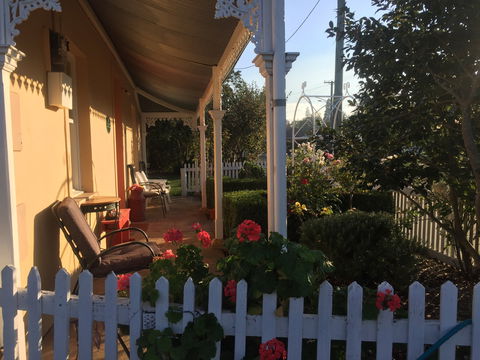Bellamona - Cosy Georgian Cottage - Foster Accommodation 1