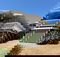 Catching Waves - Foster Accommodation