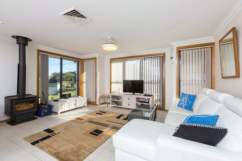 Coastal Haven At Gerroa - Foster Accommodation 1