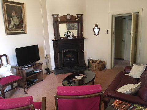 Croll Cottage - Foster Accommodation 1