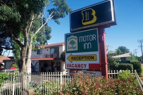 Forest Lodge Motor Inn And Restaurant - Foster Accommodation 0