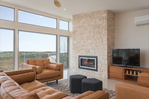 Neighbour Avenue - Foster Accommodation 2