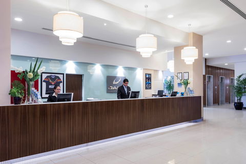Oaks Glenelg Plaza Pier Suites - Foster Accommodation 1