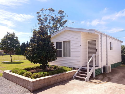 Pacific Gardens Village - Foster Accommodation 1