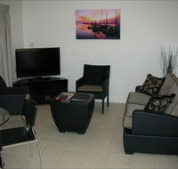 Palm View Holiday Apartments - Foster Accommodation