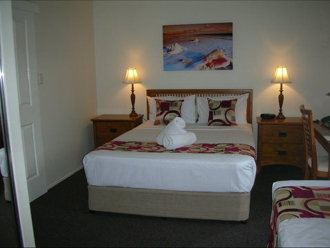 Palm View Holiday Apartments - Foster Accommodation 1
