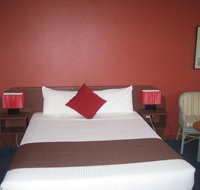 Parkway Motel - Foster Accommodation