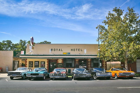 Royal Hotel Motel Wentworth - Foster Accommodation 0