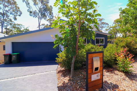 Sunset On Lake Point - Foster Accommodation 0