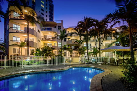 The Burlington Holiday Apartments - Foster Accommodation 2