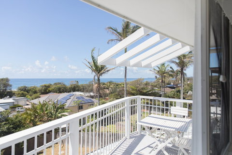 White Beach Cottage - The Perfect Beach Getaway - Foster Accommodation 1