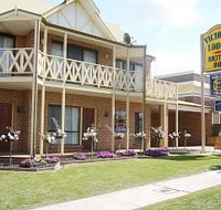 Victoria Lake Holiday Park - Foster Accommodation