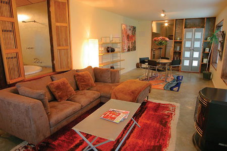 Azidene House - Foster Accommodation 4