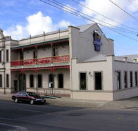 Mitchell River Tavern - Foster Accommodation