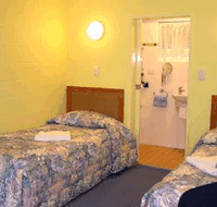 Tall Trees Motel - Foster Accommodation