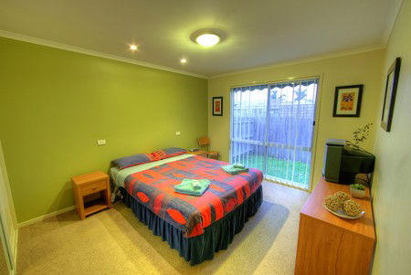 BIG4 Whiters Holiday Village - Foster Accommodation 2