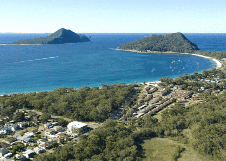 Shoal Bay Beachclub Apartments - Foster Accommodation