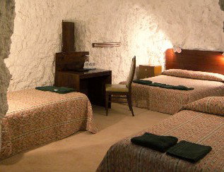 White Cliffs Motel - Foster Accommodation 1