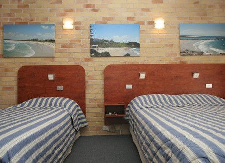Yamba Beach Motel - Foster Accommodation 4