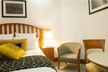 The Inchcolm Hotel - Foster Accommodation 0