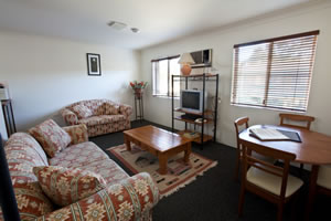 Key Lodge Motel - Foster Accommodation 2