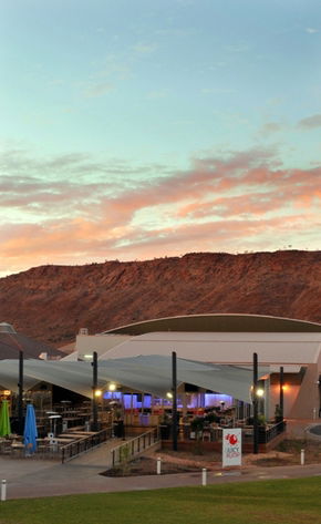 Lasseters Hotel Alice Springs - Foster Accommodation 2