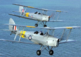 Vintage Tiger Moth Joy Flights - Foster Accommodation 2
