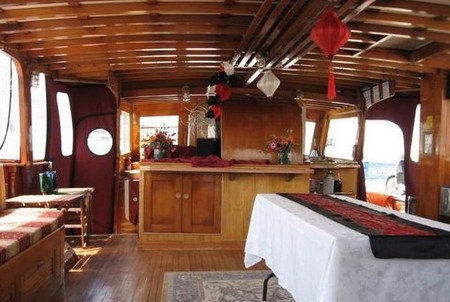 Oriental Queen Cruises - Foster Accommodation 1