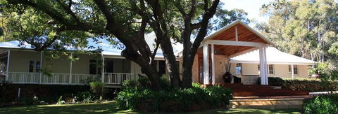 Annasha Day Spa Retreat - Foster Accommodation 2