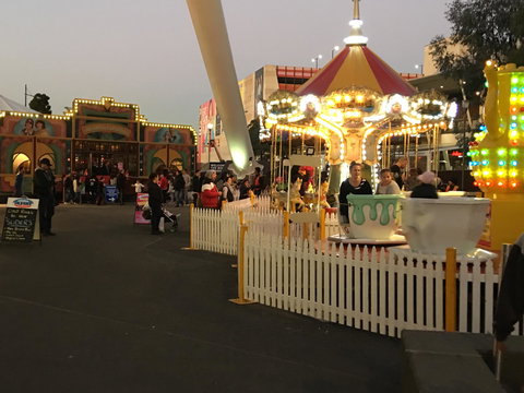 Wonderland Under The Melbourne Star - Foster Accommodation 3