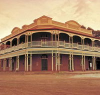 State Hotel - Foster Accommodation