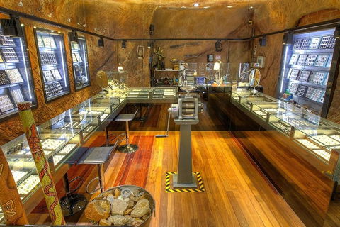 Unique Opal And Diamond Mine  - The Underground Opal Mine - Foster Accommodation 3