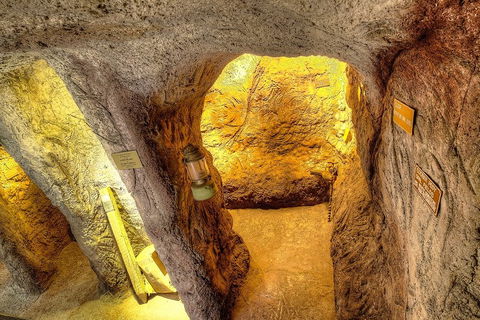 Unique Opal And Diamond Mine  - The Underground Opal Mine - Foster Accommodation 4