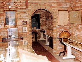 Bligh Museum Of Pacific Exploration - Foster Accommodation 0