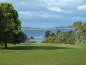Kingston Beach Golf Club - Foster Accommodation 0