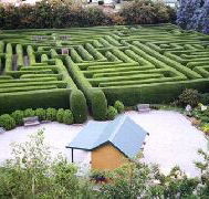 Westbury Maze and Tea Room - Foster Accommodation