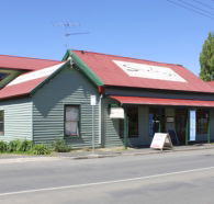 Stanley's Studio and Gallery - Fine Art and Craft - Foster Accommodation